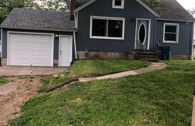 Cute Cap code in Madison with garage - 462 Ruby Avenue, Mansfield, OH 44907
