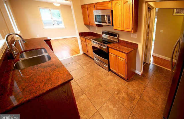 7223 CAROL LANE Gallery 2