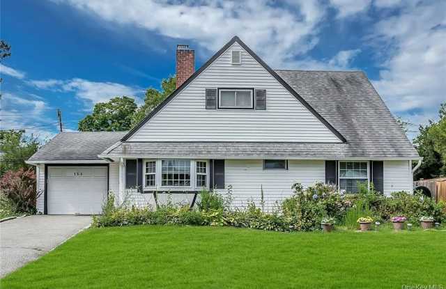 164 Blueberry Lane Gallery 2
