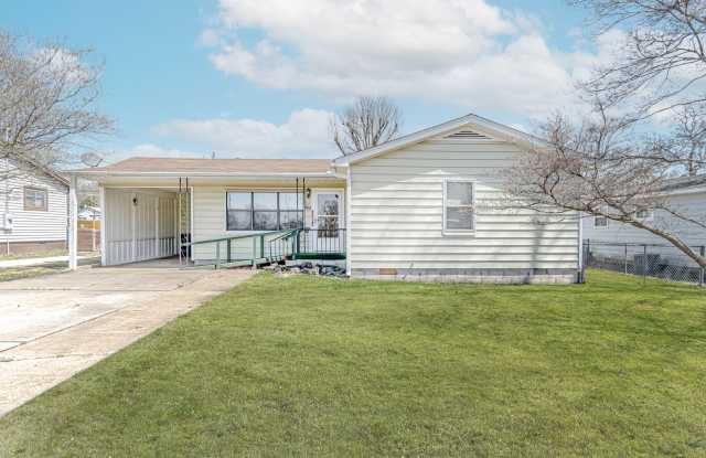 Classic Home in Rogers! photos photos