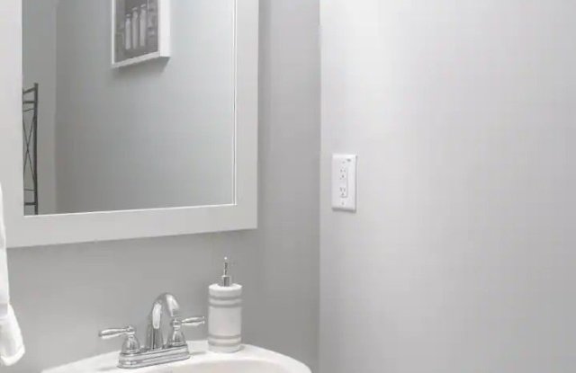 Room in 3 Bedroom Townhome at 3196 Laurel Ridge Cir Gallery 4
