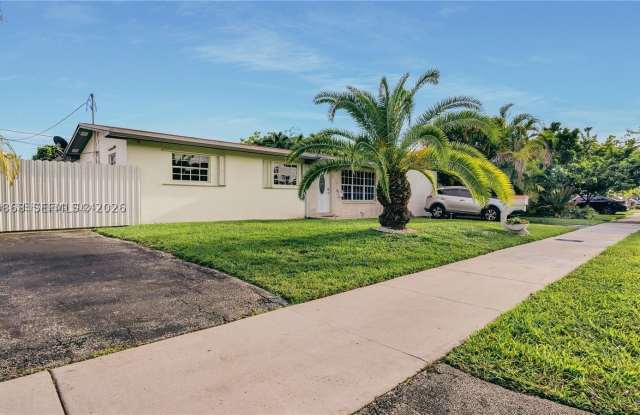 9710 SW 14th St photos photos