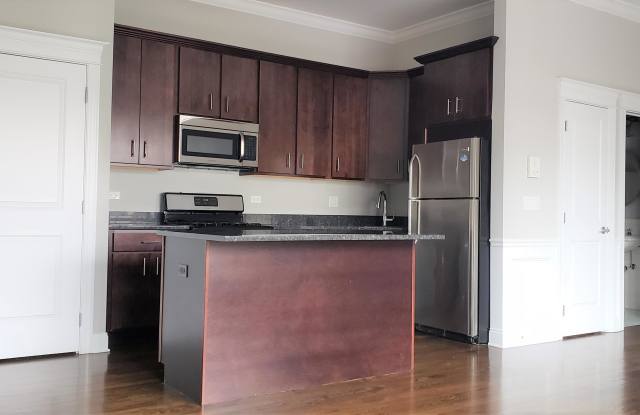 1509 West Balmoral Avenue - 2 Gallery 2