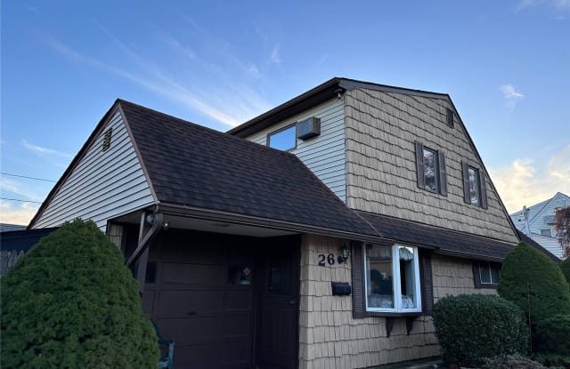 26 Redpoll Lane - 26 Redpoll Lane, Levittown, NY 11756