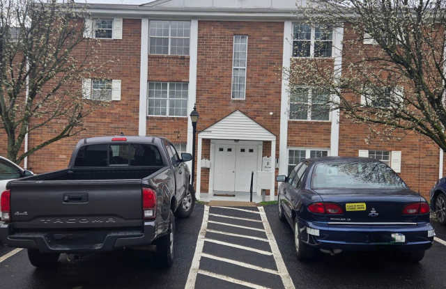 North Hills newly renovated 1-Bedroom Apartment - 5 Hiland Valley Drive, Allegheny County, PA 15229 North Hills newly renovated 1-Bedroom Apartment - 5 Hiland Valley Drive, Allegheny County, PA 15229