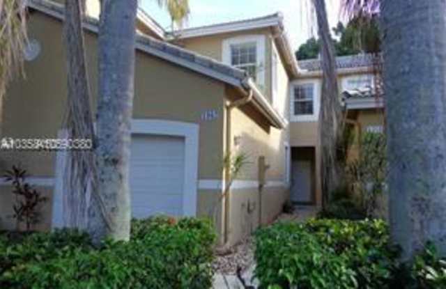 1982 Madeira Dr Gallery 3