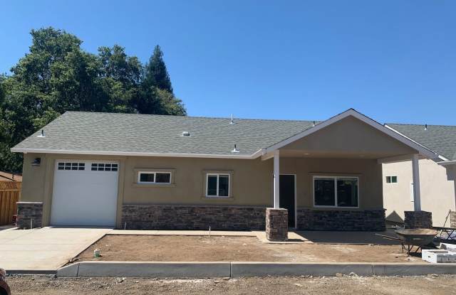 832 W. 11th Avenue - 832 West 11th Avenue, Chico, CA 95926