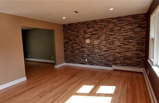 48 N Fremont Avenue Gallery 3