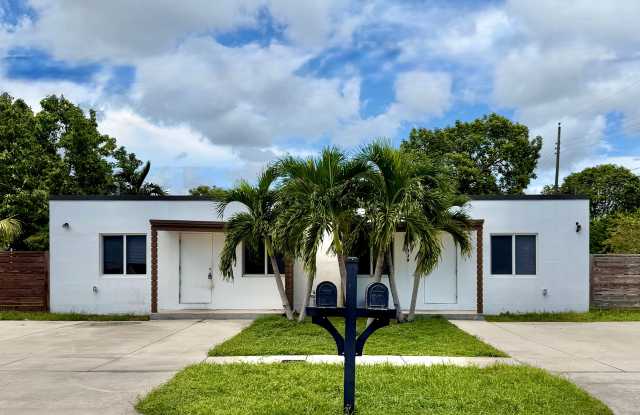 New Construction 2 Bedroom/ 2 Bathroom Duplex with Private Yard and Driveway Gallery 1