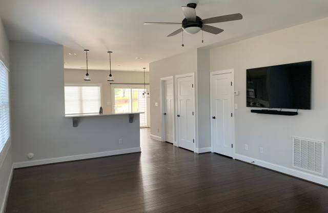 Cornerstone Townhomes-Convenient Timberlake Area Gallery 4