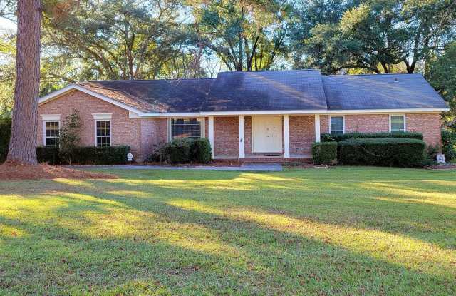 4 bedroom house for rent in NE Tallahassee for $3250 with a 2 car garage, wood floors photos photos