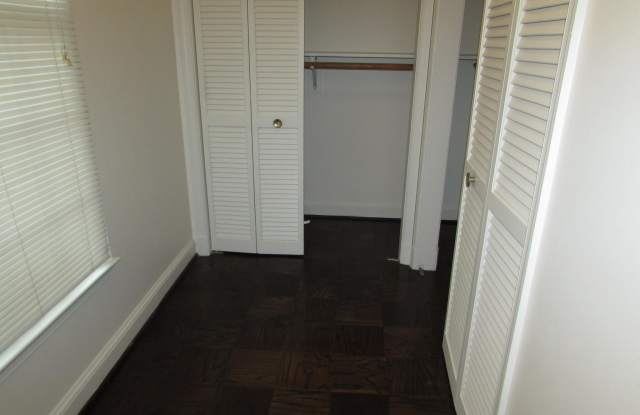 472 OLD ORCHARD CIRCLE Gallery 4