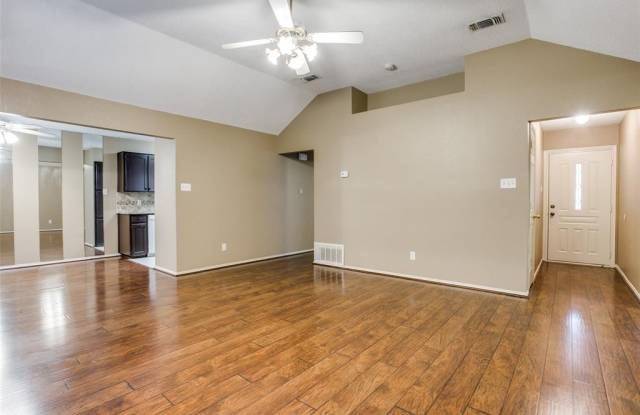 5912 Hilltop Drive Gallery 4