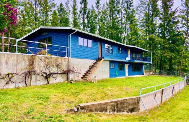 Fisherman's Lookout- Fully Furnished with garage only October 1st - May 31st photos photos