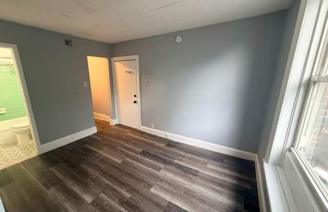 STUDIO APARTMENT HEAT / HOT WATER / GAS INCLUDED - Downtown Albany photos photos