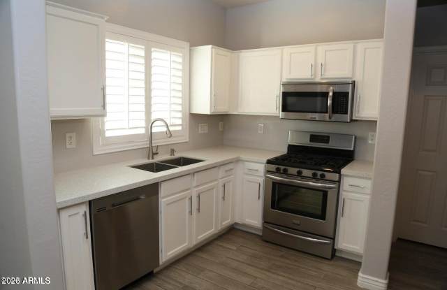 10324 W SANDS Drive Gallery 4