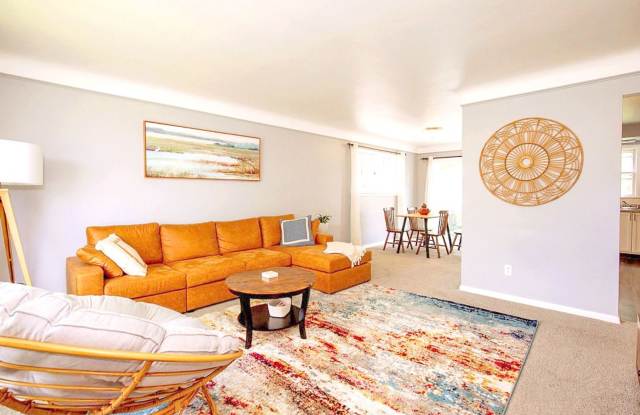 FULLY FURNISHED ACED 3 BED 1.5 BATH SINGLE FAMILY HOME IN BEAUTIFUL MAPLE HEIGHTS! photos photos