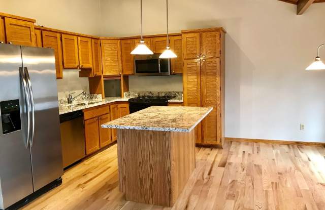 7725 Tanglewood Ct - 7725 Tanglewood Court, Edina, MN 55439