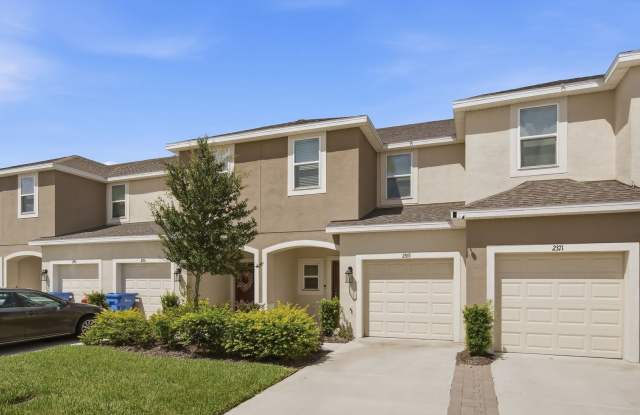 Well-laid-out, newer 3 Bed /2.5 Bath Townhome at River Landing Gallery 3