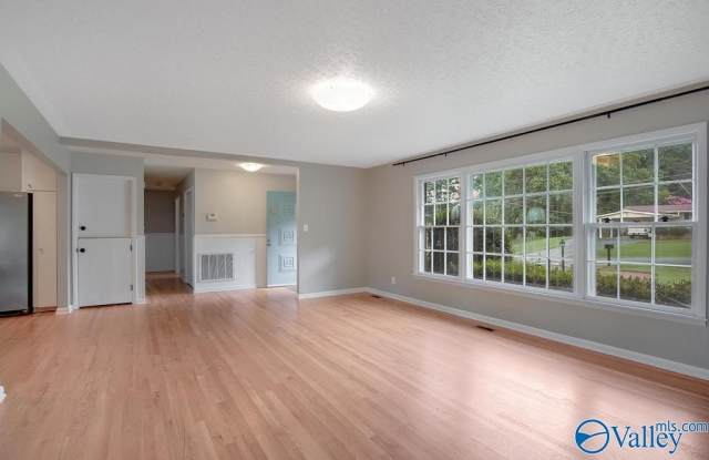 405 Meadow View Drive Gallery 3