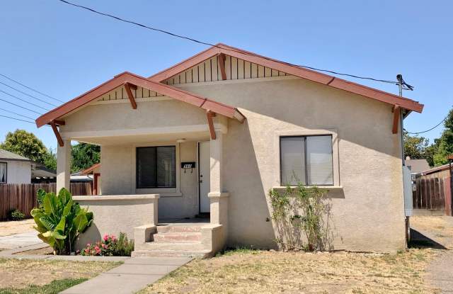 3 Bedroom in Hollister photos photos