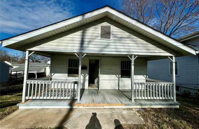 3304 Fernwood Avenue - 3304 Fernwood Avenue, Alton, IL 62002