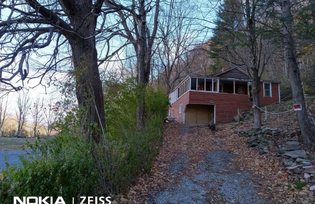 533 4th Ave - 533 4th Ave, Marlinton, WV 24954