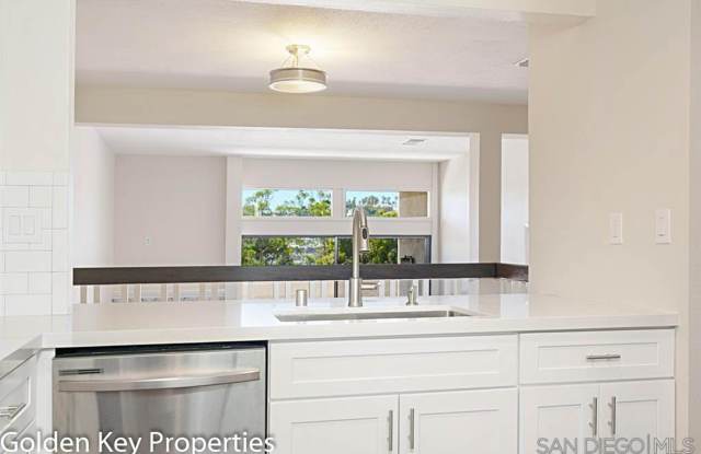 Beautiful condo with incredible views of the La costa Golf Course! Gallery 4