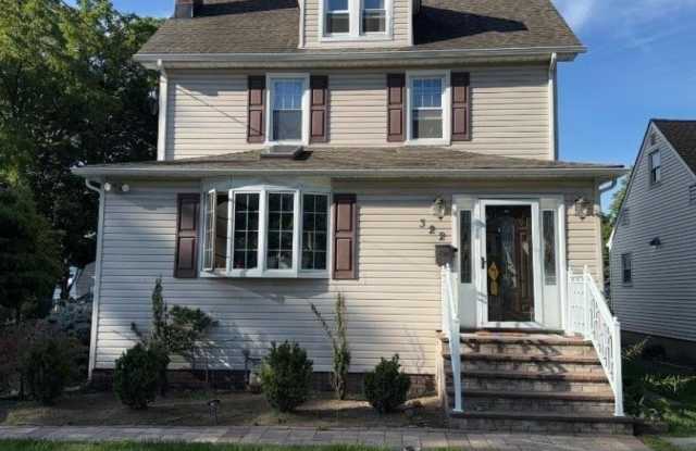 322 Hunter Ave Gallery 1