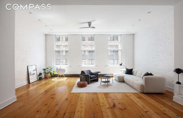 8 Warren Street - 8 Warren Street, New York City, NY 10007 8 Warren Street - 8 Warren Street, New York City, NY 10007