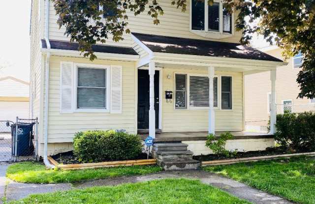 4702 Mandalay Avenue photos photos