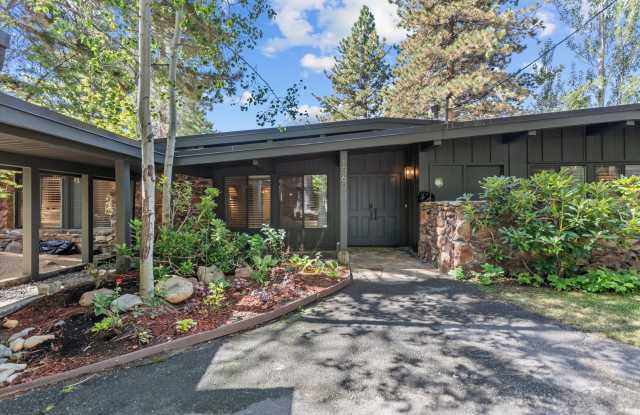Lakefront Home! Gallery 3