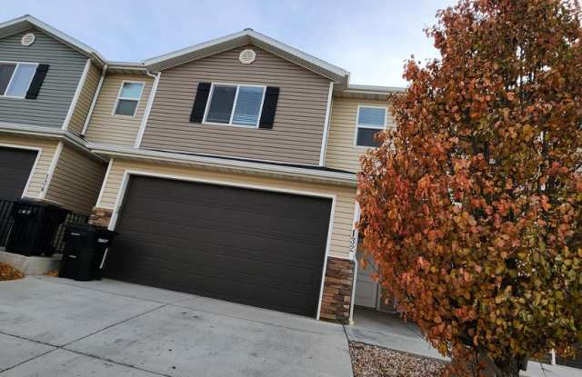 Charming 3 Bedroom Townhome in Cedar City - 132 East 3025 North, Cedar City, UT 84721