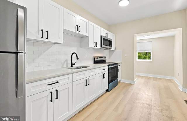 6151 ALGARD Street Gallery 4