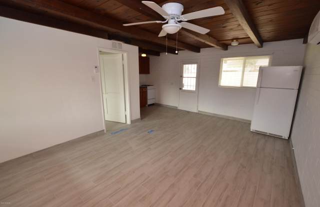 2611 E Fort Lowell Road Gallery 3