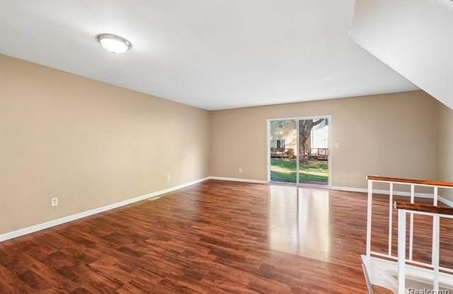 36517 Park Place Drive Gallery 3