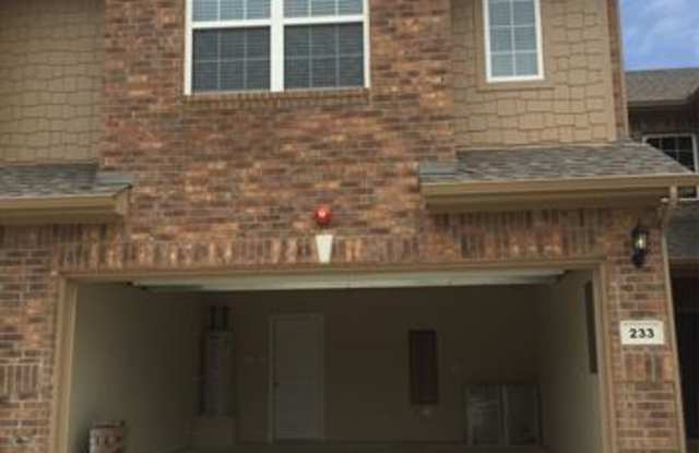 233 Barrington Lane Gallery 2