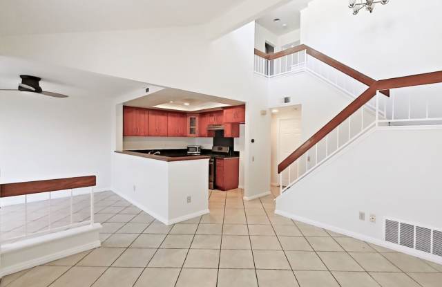Lakeview Townhouse - 2 Bed / 1 ½ Bath photos photos
