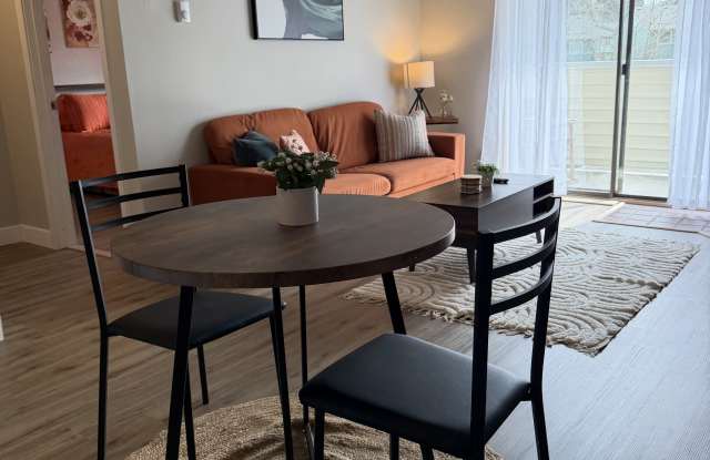 11044 Southwest Greenburg Road - 1Unit 321 Gallery 3