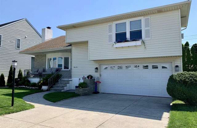 310 N Clermont Ave photos photos