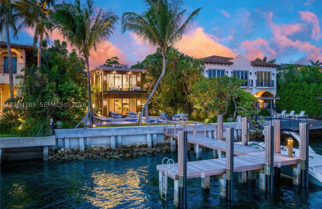 250 S Hibiscus Dr Gallery 1