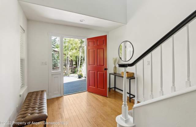 965 Lupine Circle Gallery 3