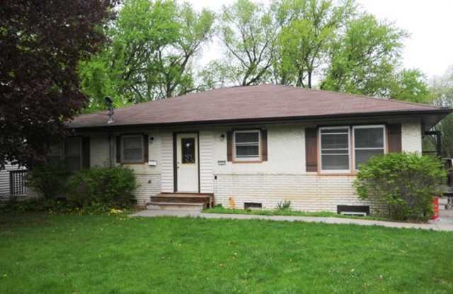 1349 County Road C E - 1349 County Road C East, Maplewood, MN 55109