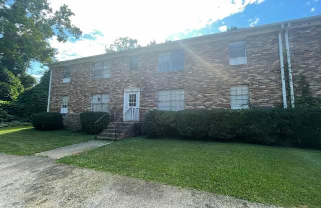 Apartment in Carrollton City Limits with a $99 Move In Special! - 116 Tillman Drive, Carrollton, GA 30117
