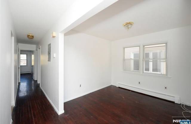 18 Colonial Drive Gallery 2