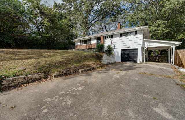 COMING SOON! Three Bedroom Two Bathroom House For Rent. Ready for Move In this November. Gallery 3