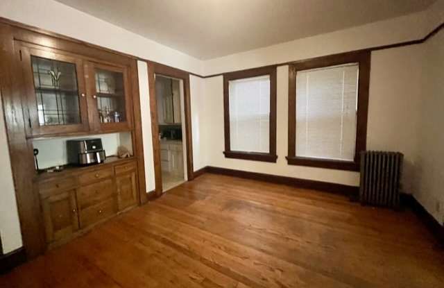 203/205 N. Pickney Street203-1 Gallery 3