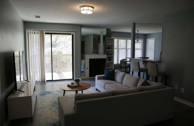 1103 Garden Court photos photos