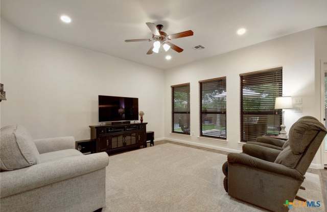 2251 Hazelwood Gallery 3