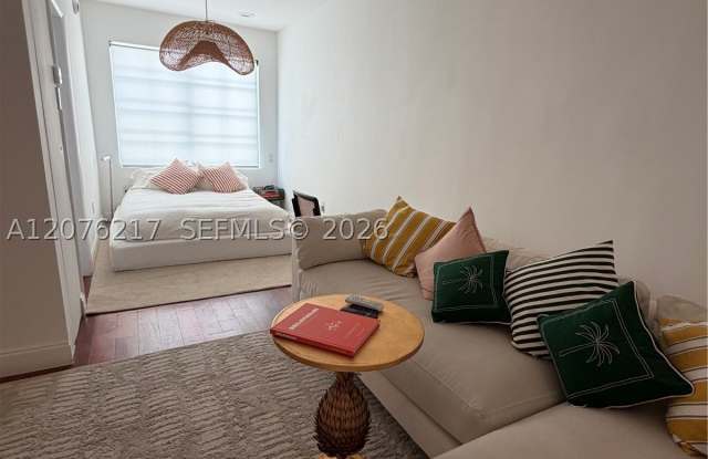 526 15th St photos photos